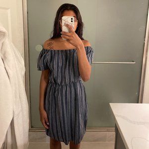 Off-shoulder casual dress